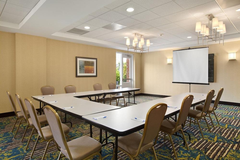 Hilton Garden Inn Silver Spring White Oak Екстер'єр фото
