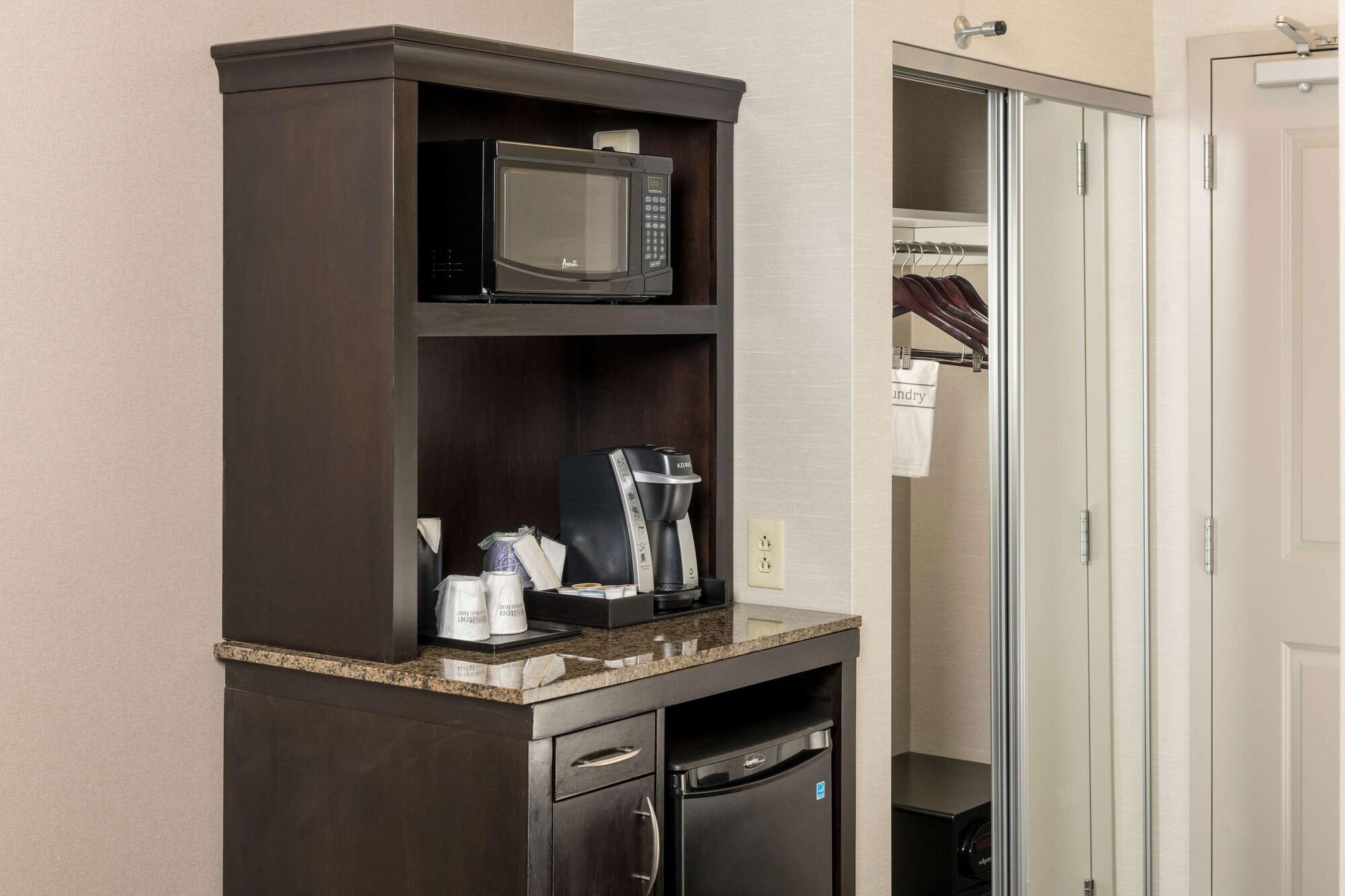 Hilton Garden Inn Silver Spring White Oak Екстер'єр фото