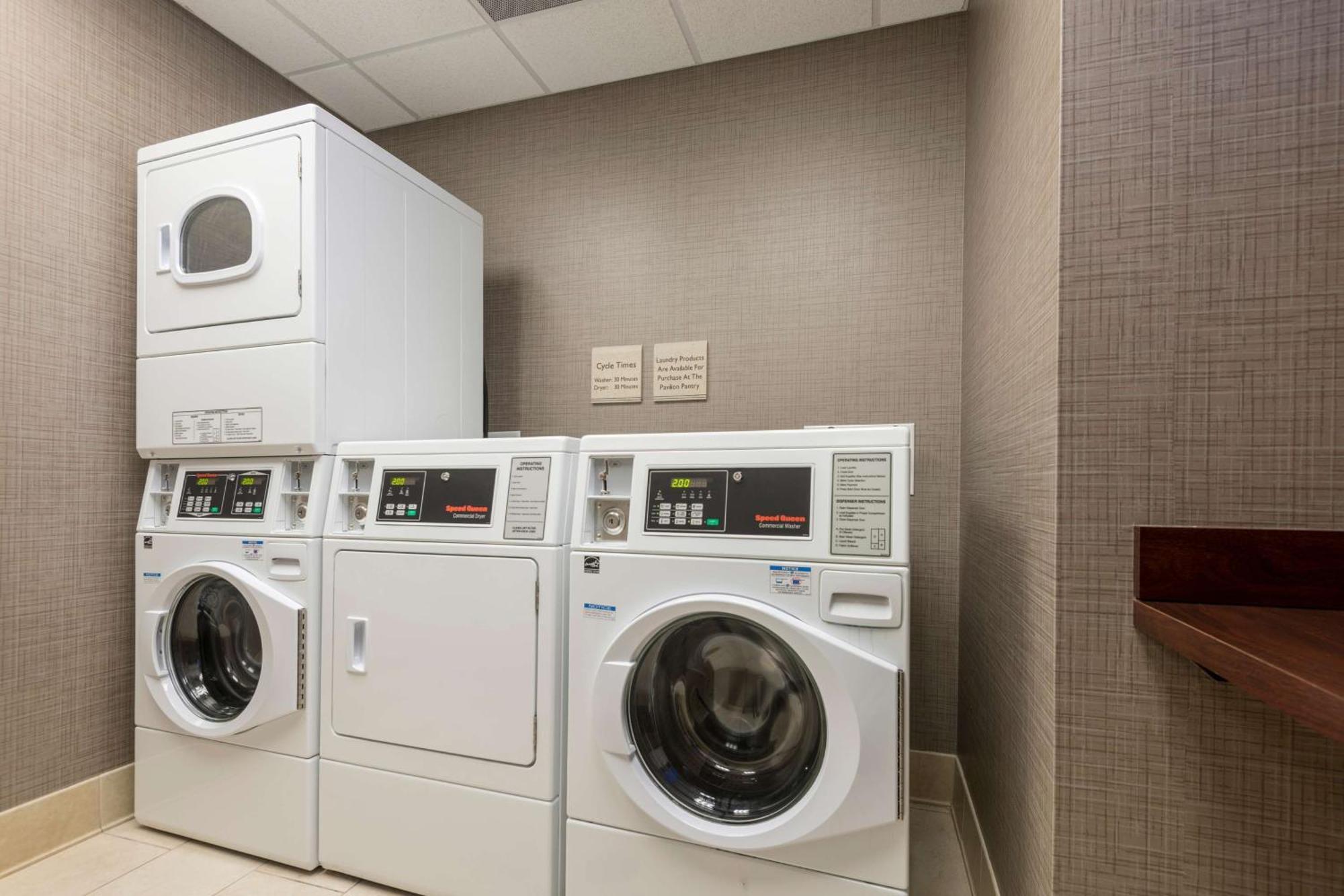 Hilton Garden Inn Silver Spring White Oak Екстер'єр фото