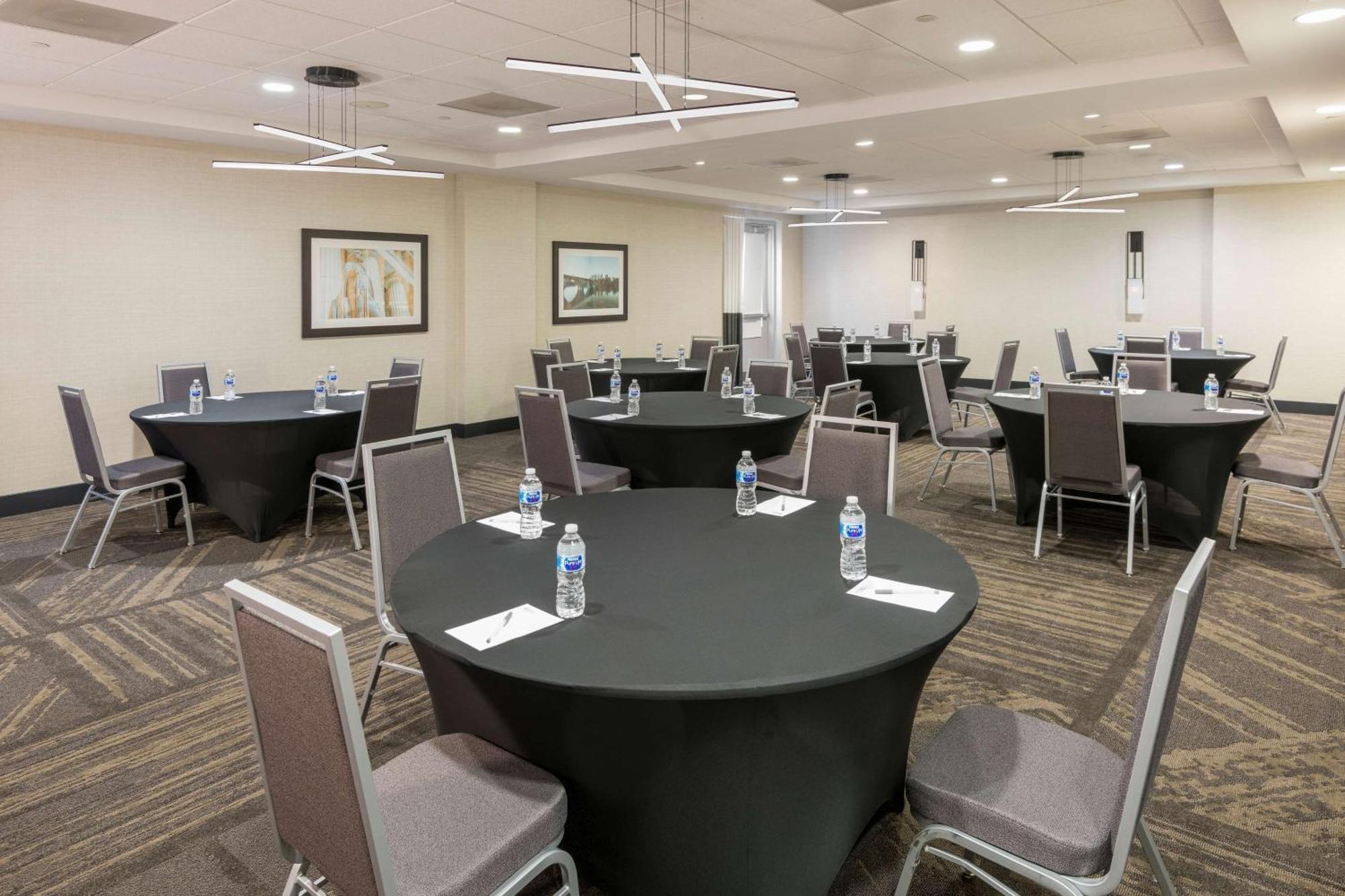 Hilton Garden Inn Silver Spring White Oak Екстер'єр фото