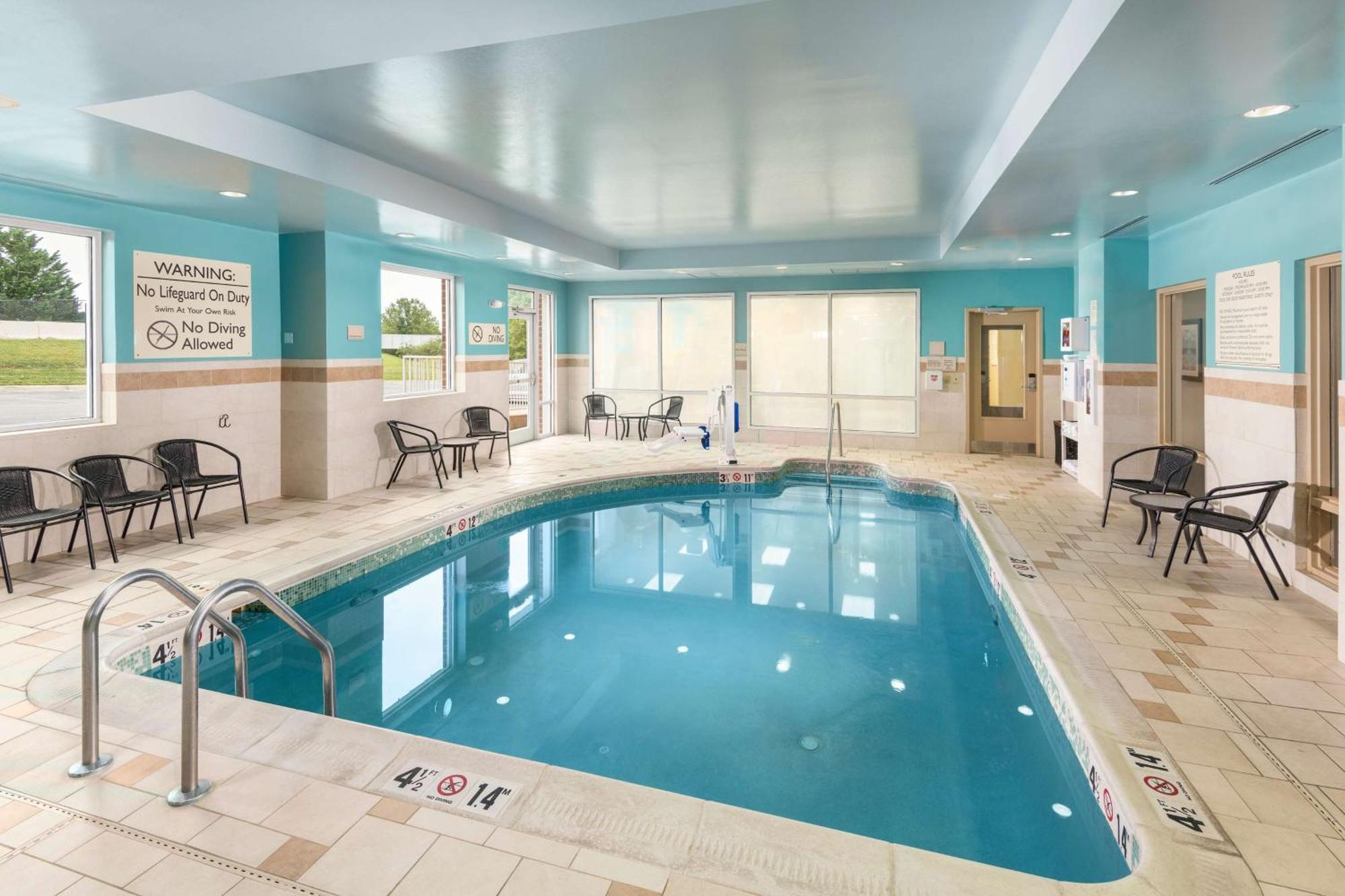 Hilton Garden Inn Silver Spring White Oak Екстер'єр фото