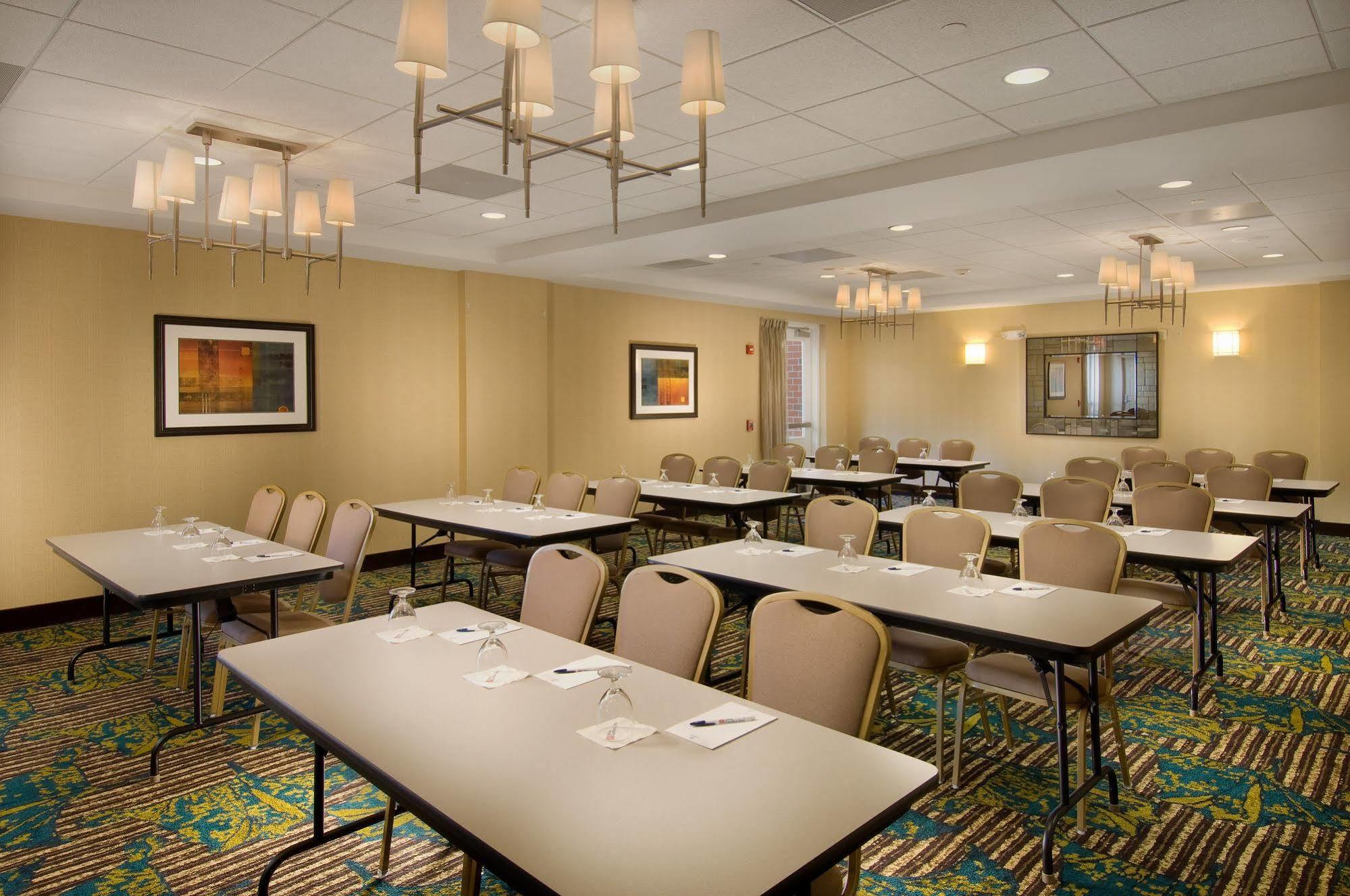 Hilton Garden Inn Silver Spring White Oak Зручності фото