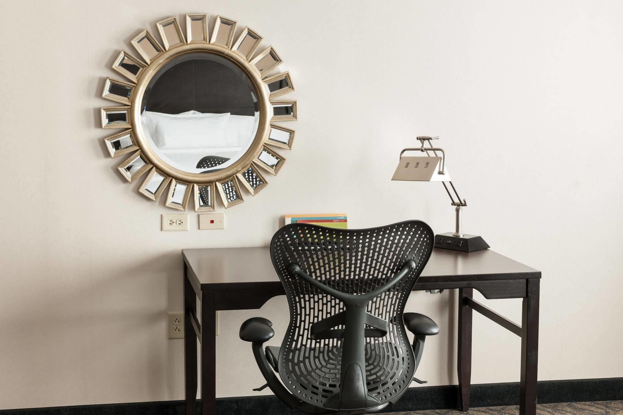 Hilton Garden Inn Silver Spring White Oak Екстер'єр фото
